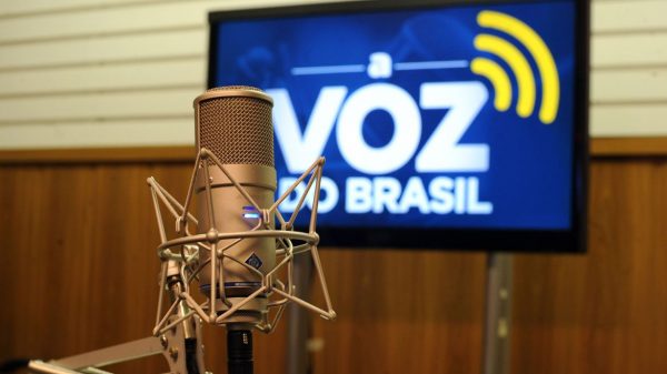 aberta-consulta-publica-sobre-flexibilizacao-da-voz-do-brasil-em-2021