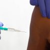 uma-em-cada-10-pessoas-de-paises-pobres-recebera-vacina,-diz-relatorio