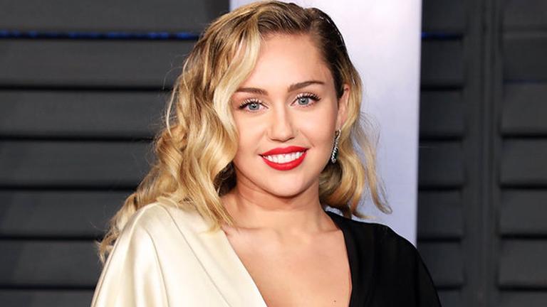 miley-cyrus-confirma-participacao-em-episodio-de-‘black-mirror’