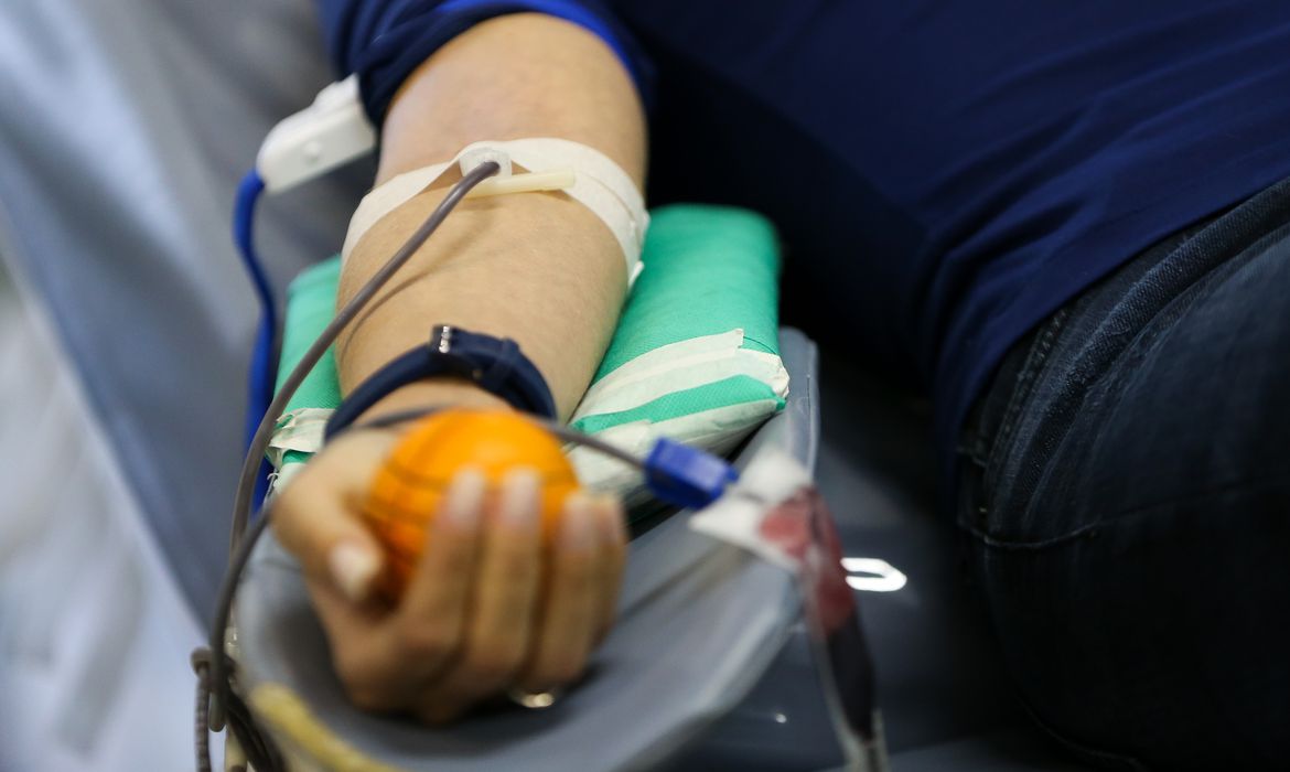 com-estoque-em-nivel-critico,-amazonas-tenta-atrair-doadores-de-sangue