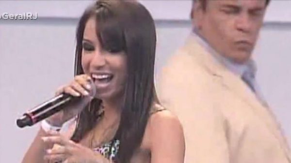 record-mostra-primeira-aparicao-de-anitta-na-tv-com-wagner-montes