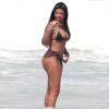 ludmilla-aproveita-segunda-feira-de-sol-na-praia-de-copacabana,-rio