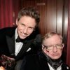 eddie-redmayne-lamenta-morte-de-stephen-hawking