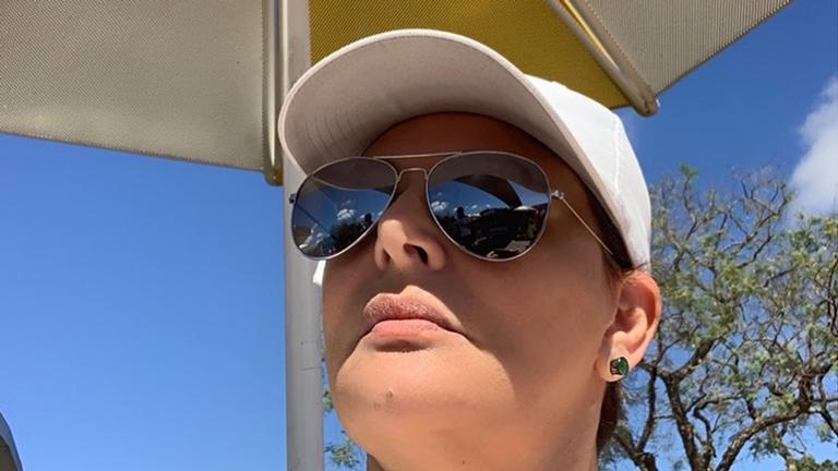 sonia-lima-viaja-apos-morte-do-marido-e-recebe-criticas-na-web