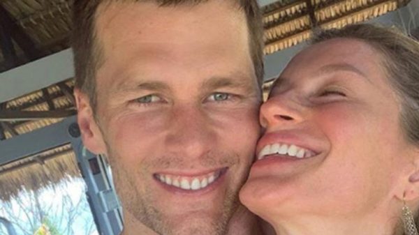 gisele-bundchen-homenageia-tom-brady,-que-responde-em-portugues