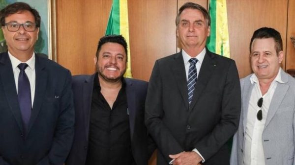 governo-nomeia-bruno-e-marrone-embaixadores-do-turismo