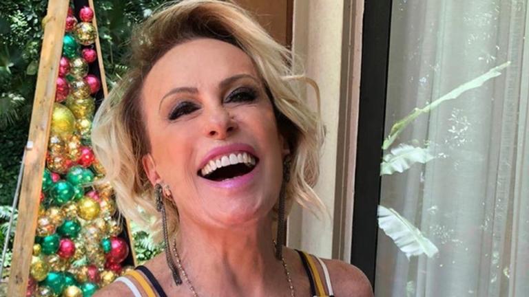 Apresentadora deixou escapar detalhe em foto publicada nas redes sociais