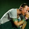 linkin-park-faz-homenagem-emocionante-a-chester-bennington