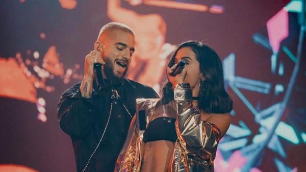 anitta-reencontra-maluma,-canta-junto-e-troca-carinho-nos-bastidores!