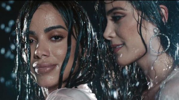 anitta-exala-sensualidade-em-novo-com-clipe-com-greeicy,-vem-ver!