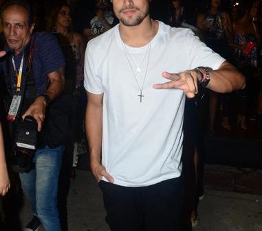 caio-castro-curte-desfiles-em-seu-camarote-em-sao-paulo