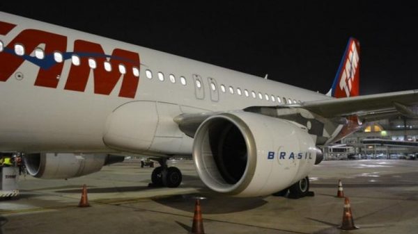 plantao:-aviao-da-latam-indo-para-roma-volta-para-guarulhos