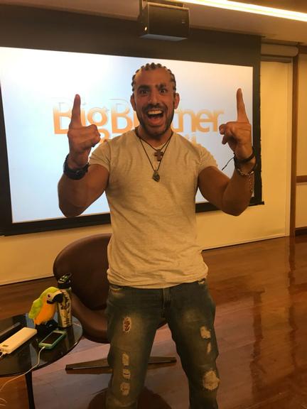 kaysar-dadour-desabafa:-‘eu-sou-sirio-brasileiro.-quem-disse-que-eu-nao-sou-brasileiro?’