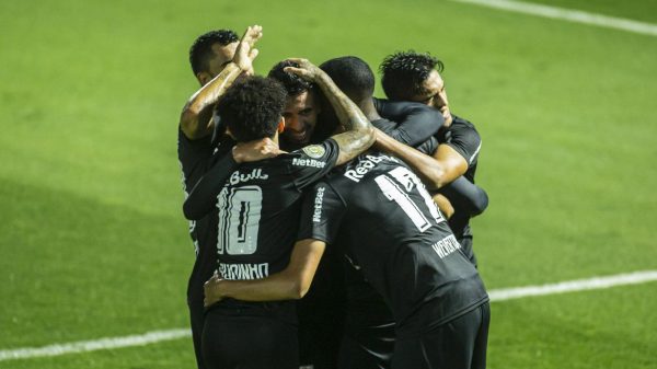 atletico-mineiro-e-bragantino-empatam-em-2-a-2-no-interior-de-sp