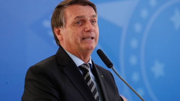 bolsonaro-sanciona-pl-de-apoio-a-estados-e-municipios-endividados 