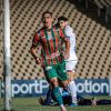 serie-b:-sampaio-correa-vence-parana-e-ainda-sonha-com-acesso