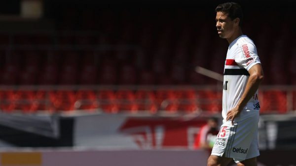 covid-19:-hernanes-testa-positivo-e-desfalca-sao-paulo