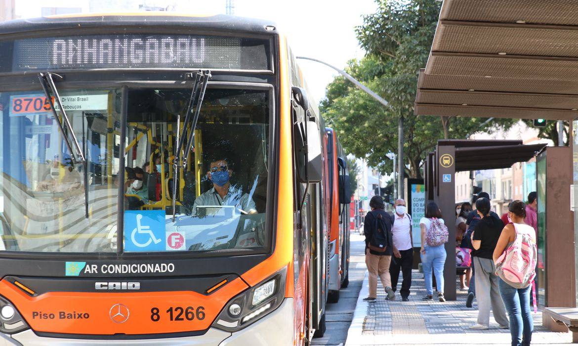 profissionais-de-transportes-entram-no-grupo-prioritario-da-vacinacao