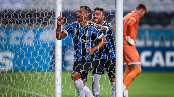 gremio-vence-bahia-na-abertura-da-28a-rodada-do-brasileiro