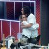 Carla Diaz abraça Fiuk