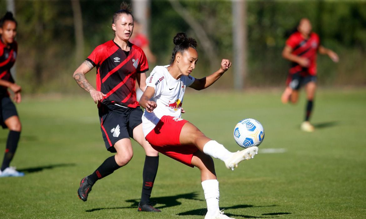 brasileiro-feminino:-bragantino,-esmac-e-cresspom-garantem-acesso