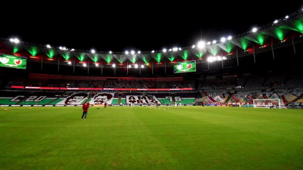 embalado,-fluminense-recebe-lanterna-gremio-pelo-brasileiro