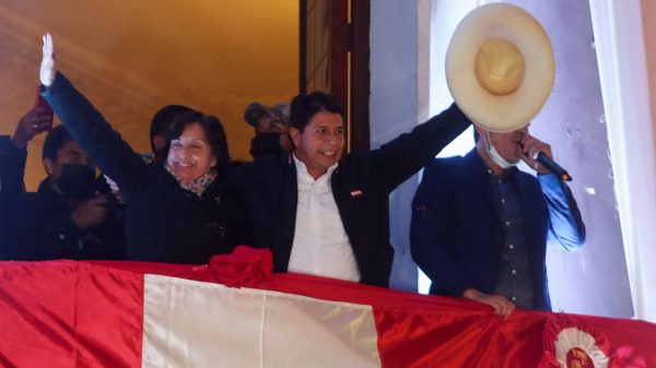 presidente-envia-cumprimentos-a-pedro-castillo-por-eleicao-no-peru