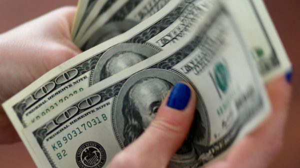 dolar-cai-para-r$-5,17-com-dados-sobre-economia-americana