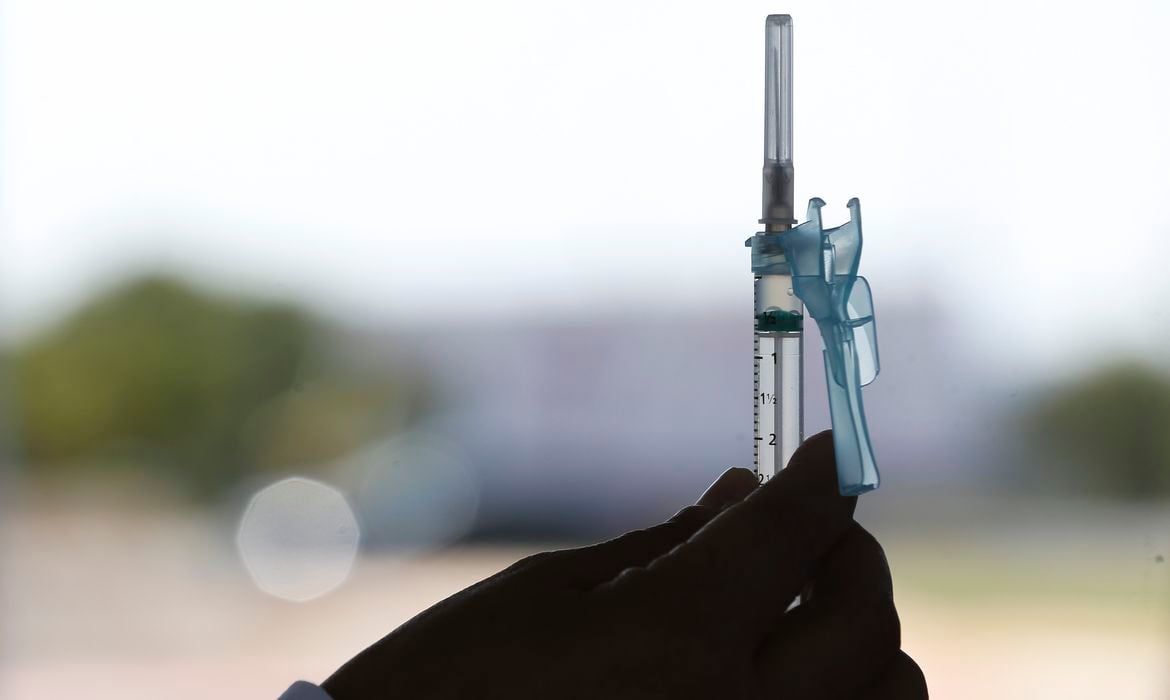 saude-distribui-mais-10-milhoes-de-vacinas-para-todo-o-pais
