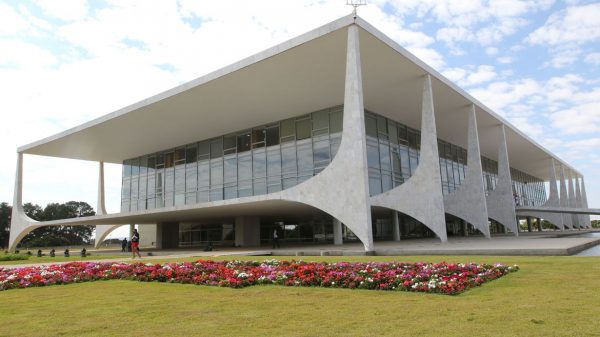 presidencia-veta-projeto-que-obriga-cobertura-de-tratamento-de-cancer