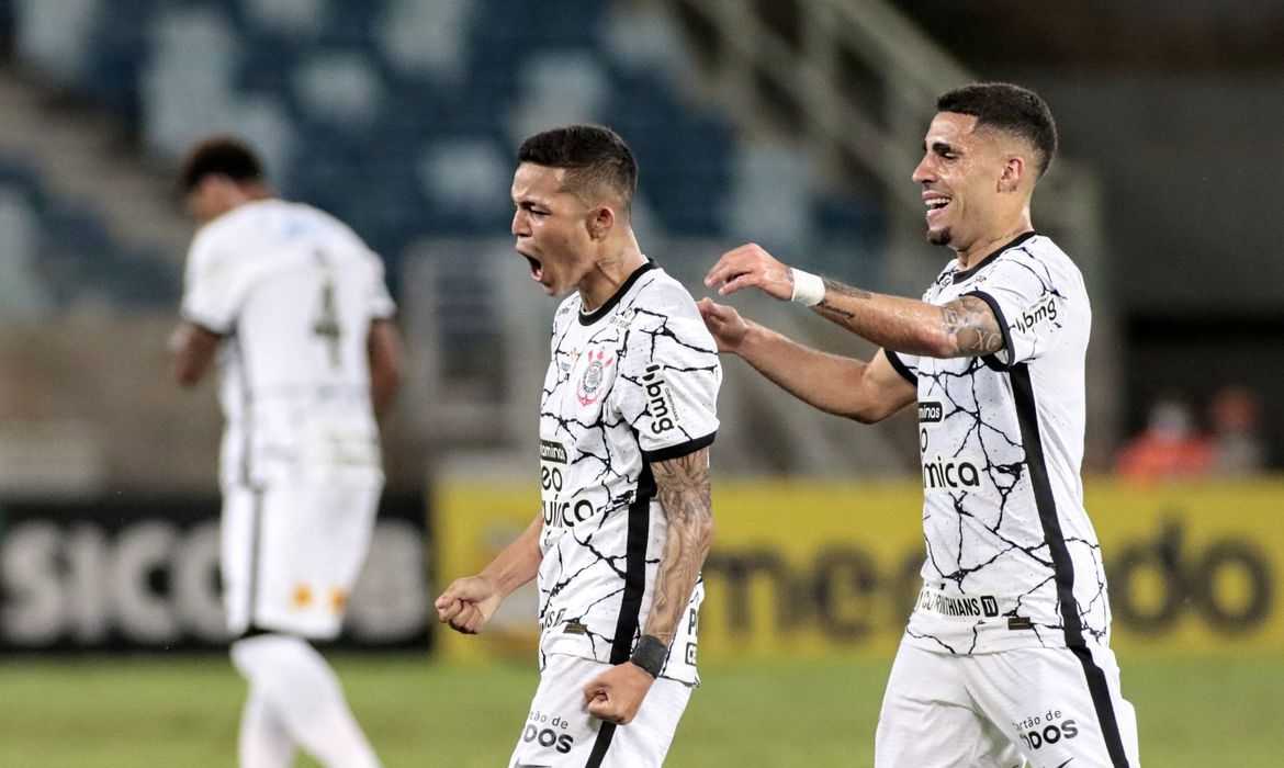 com-forca-da-base,-corinthians-vence-cuiaba-fora-de-casa