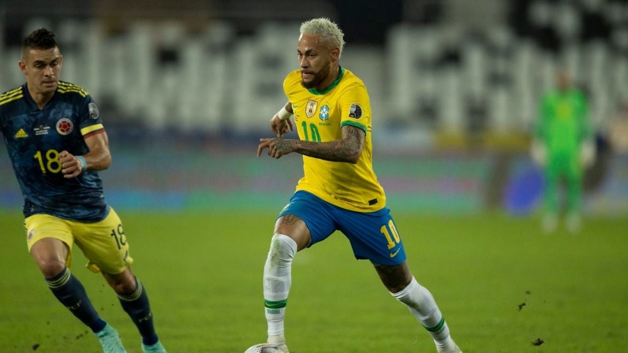 Neymar, na lista de melhores do mundo, em partida pela seleção brasileira contra a Venezuela