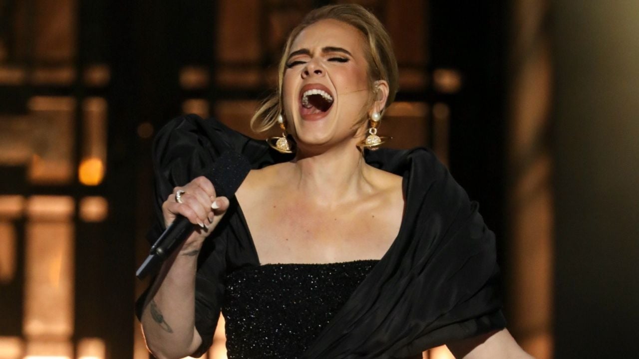 Adele está novamente no topo das listas de sucessos. Desta vez precisou de apenas 3 dias para quebrar todos recordes de venda de 2021. (Reprodução/Divulgação)
