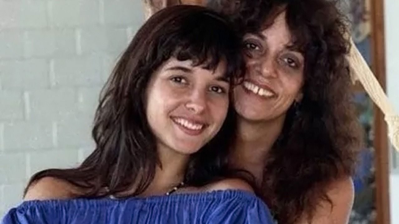 Gloria Perez em registro com a filha Daniela Perez, assassinada em 1992 (Foto: Reprodução Instagram)