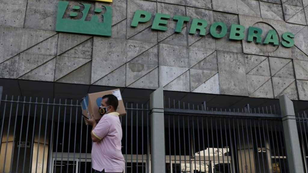 Concurso da Petrobras está aberto com 757 vagas para formados nível superior