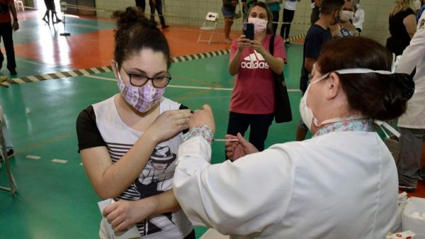 Brasil tem 90% da população vacinada. Foto: Prefeitura de Jundiaí