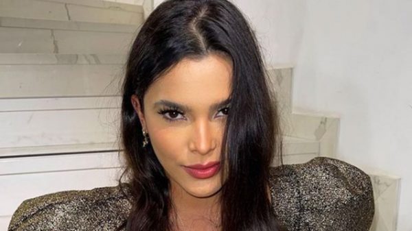 Ex-BBB Emilly Araújo chamou atenção em evento com seu look (Foto: Reprodução Instagram)