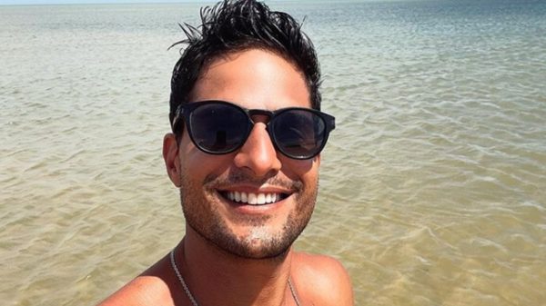 Ex-BBB André Martinelli contraiu covid após viagem à Bahia (Foto: Reprodução Instagram)