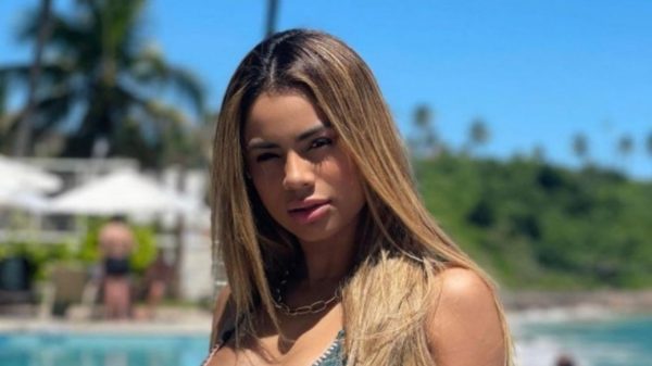 Lexa mostrou sua exuberância na beira da piscina e encantou seguidores (Foto: Reprodução Instagram)