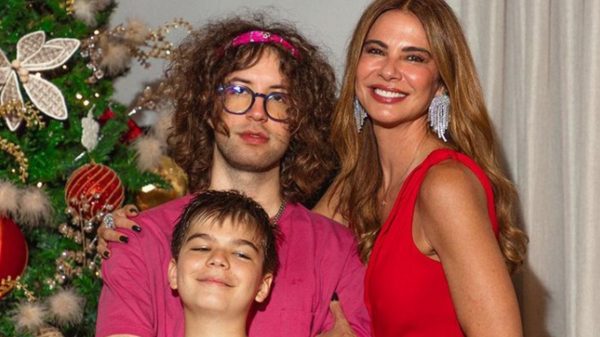 Luciana Gimenez com os filhos Lucas Jagger e Lorenzo (Foto: Reprodução Instagram)