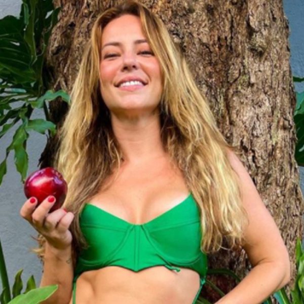 Paolla Oliveira arrancou suspiros ao compartilhar ensaio vestida de "Eva" (Foto: Reprodução Instagram)