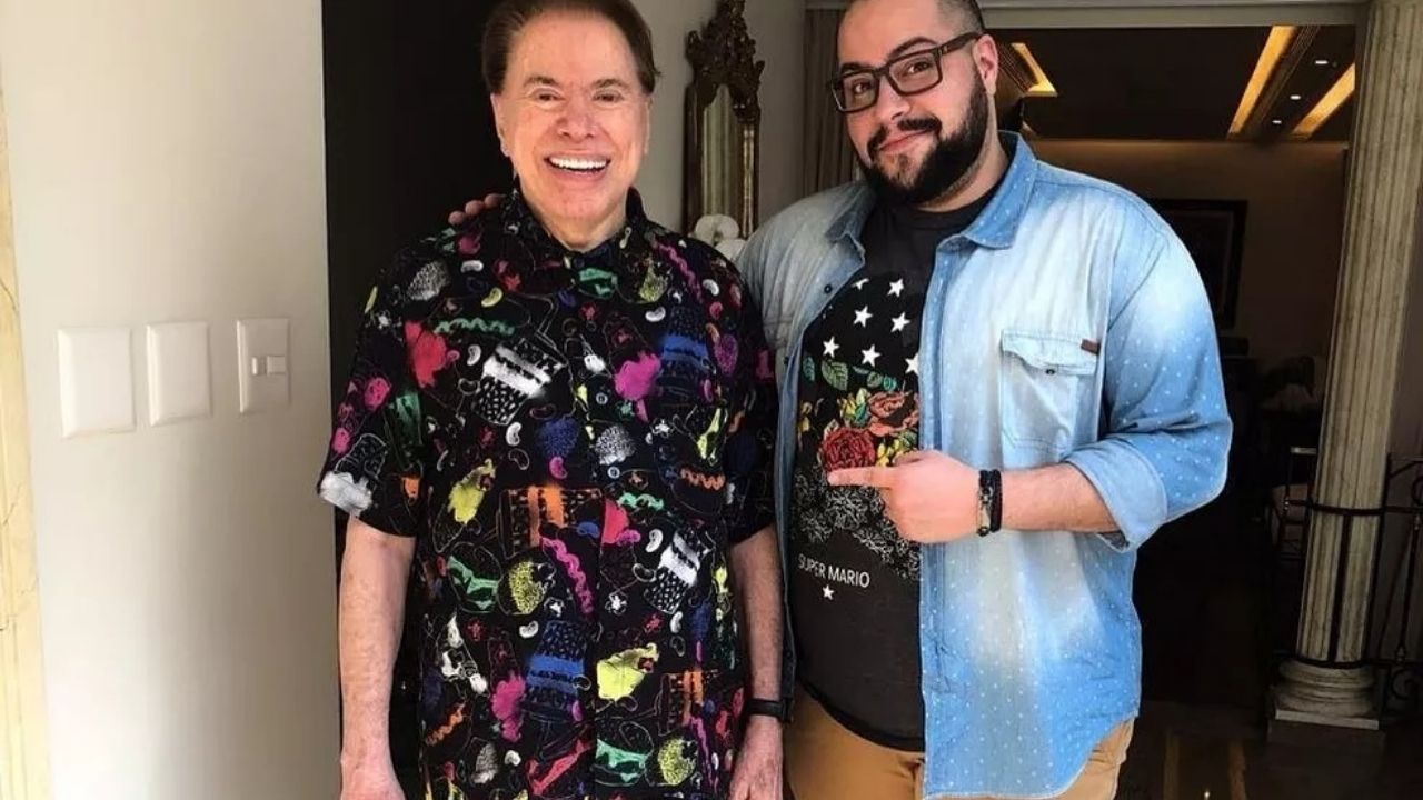 O ator, humorista, e agora BBB Tiago Abravanel com o avô, Silvio Santos (Reprodução/Instagram)