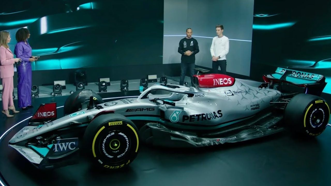 Mercedes revela fotos do W13, as novas flechas de prata para a temporada 2022 (Divulgação/Mercedes-AMG)