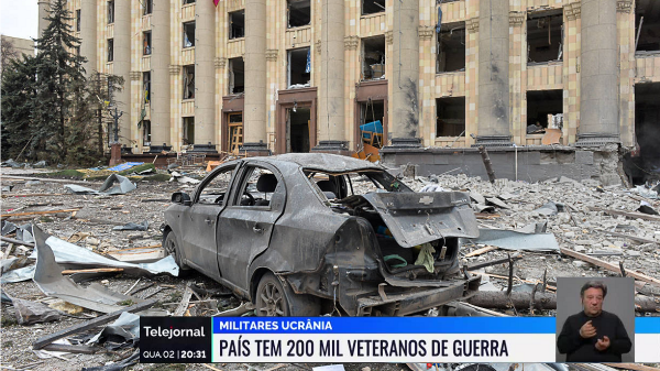 Cidades da Ucrânia estão sofrendo invasão e forte bombardeio de tropas russas (Reprodução/RTP TV)