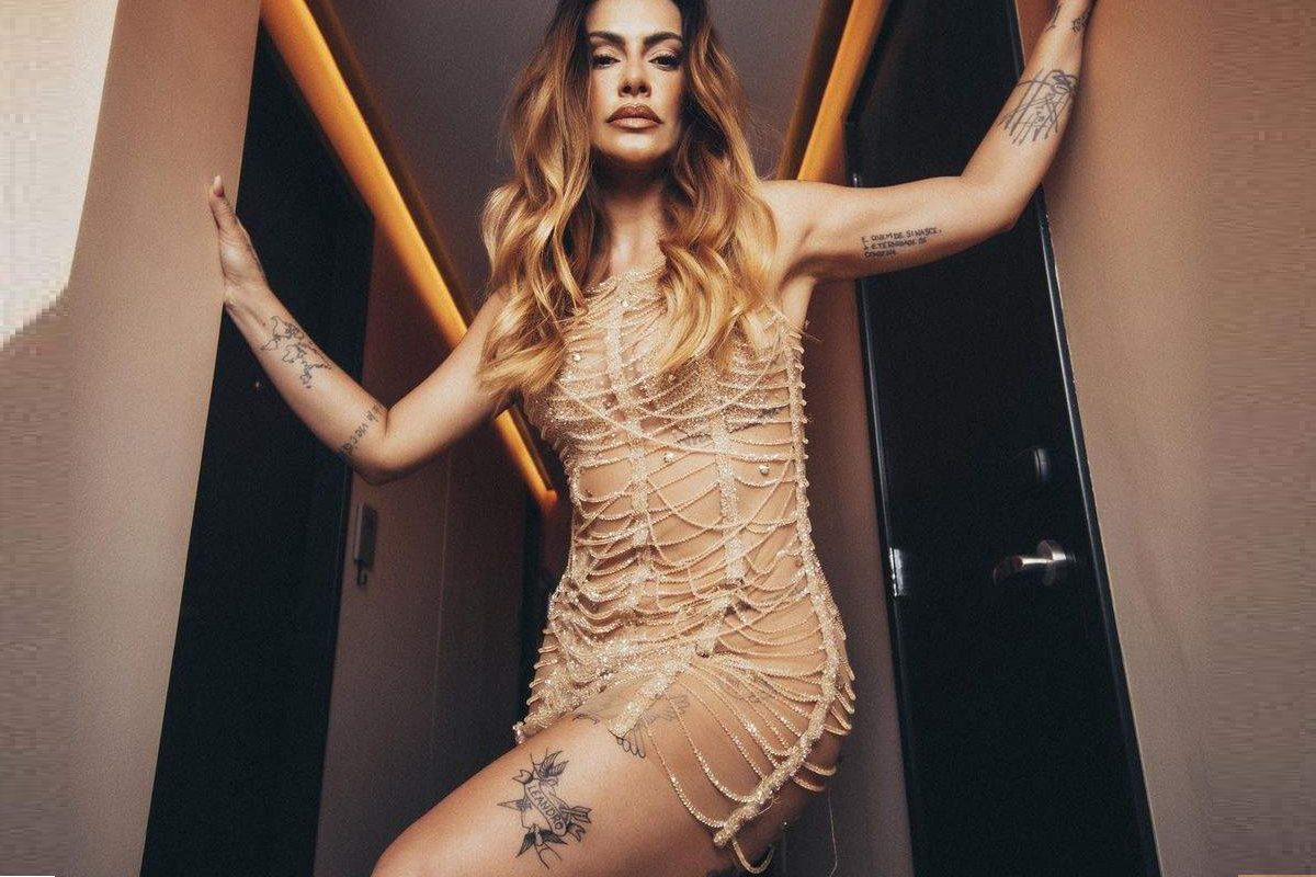 Em ensaio sensual Cleo exibe vestido e lingerie luxuosa (Instagram)