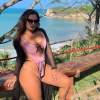 A digital influencer Geisy Arruda abaixa a alcinha e mostra mais do que deve (Reprodução/Instagram)