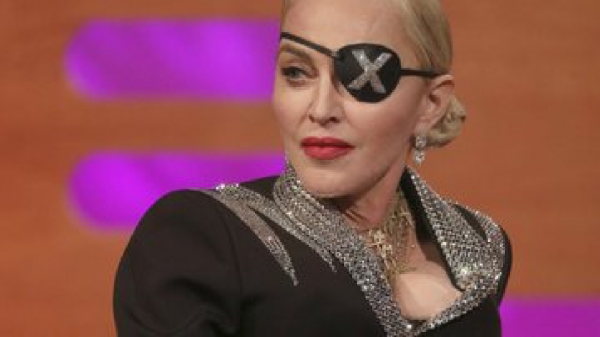 A modelo MadeMe, filha de Madonna, surpreendeu ao sensualizar em sua rede (TV/Reprodução)