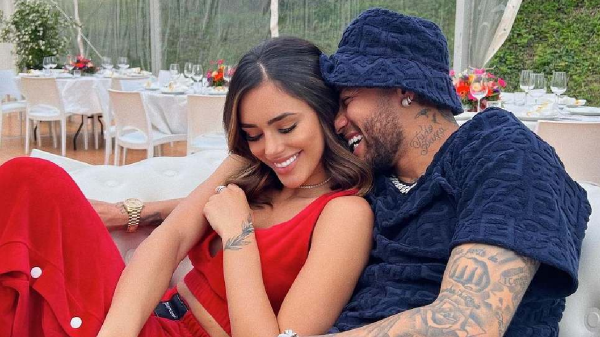 Casal Neymar Jr. e Bruna Biancardi em clique romântico (Reprodução/Instagram)