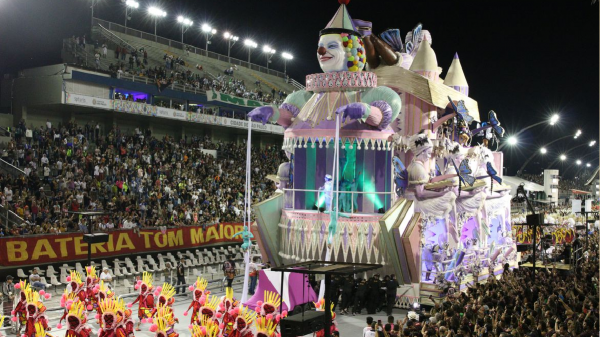 Carnaval paulista teve sucesso público no sambódromo (R.Rosa/EBC)