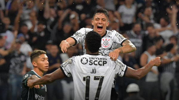 Timão estreia em casa pela Libertadores e vence Deportivo Cali com gol contra de José Caldera (Twitter/CONMEBOL)